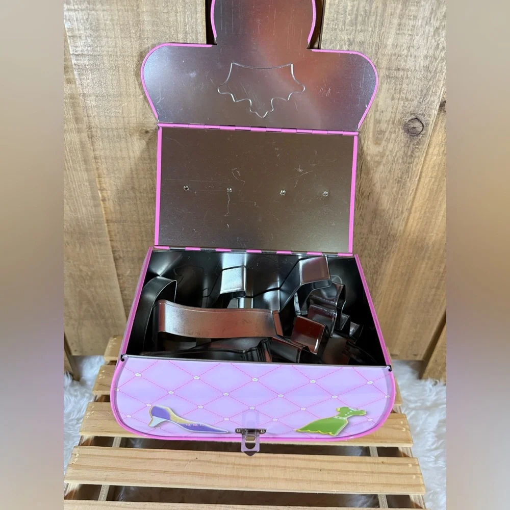 Williams Sonoma Dress Up Clothes Head To Toe Bougie Cookie Cutters Metal Purse